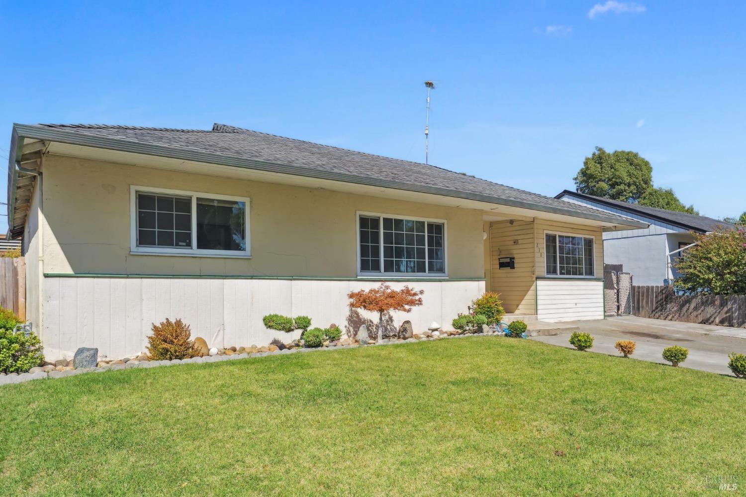 Property Photo:  218 E Tennessee Street  CA 94533 