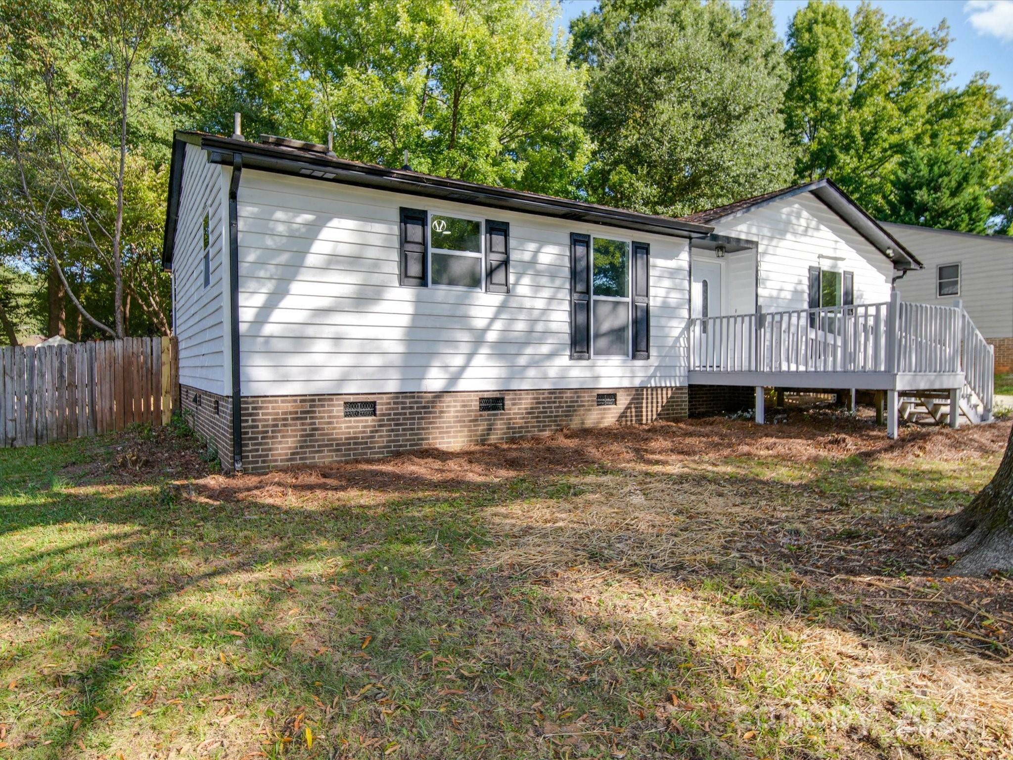 Property Photo:  7901 Haverstraw Court  NC 28212 