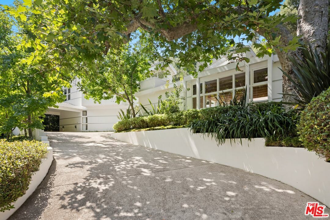 Property Photo: 2829 Mandeville Canyon Rd CA 90049