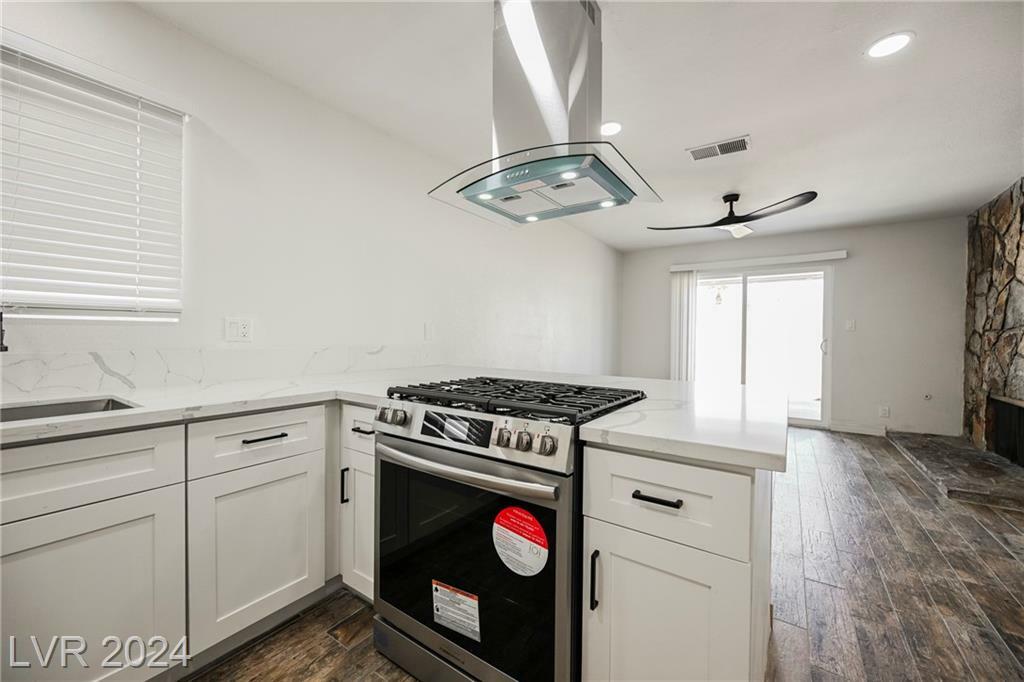 Property Photo:  4372 Del Santos Drive  NV 89121 