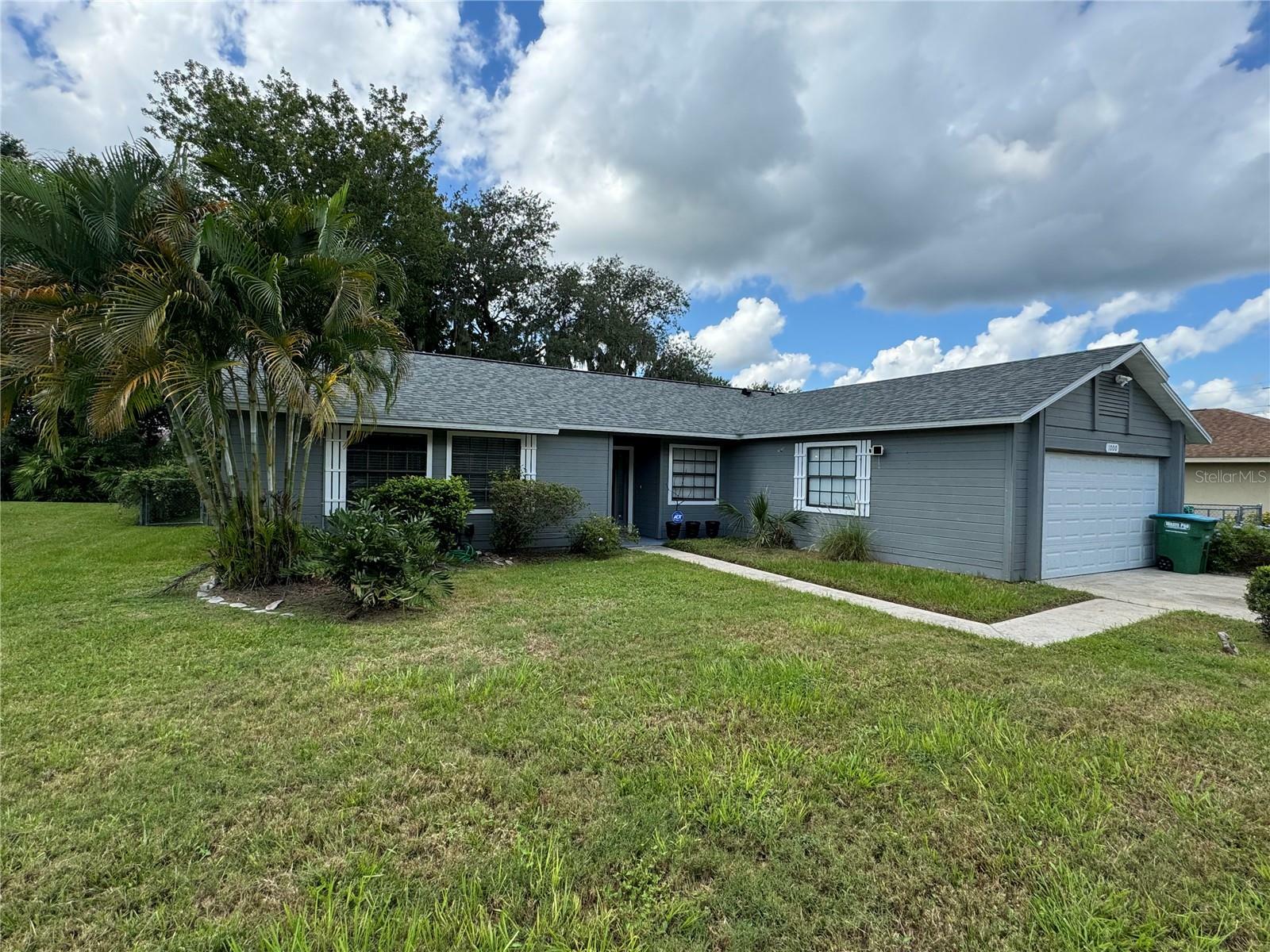 Property Photo:  1000 Trellis Avenue  FL 32738 