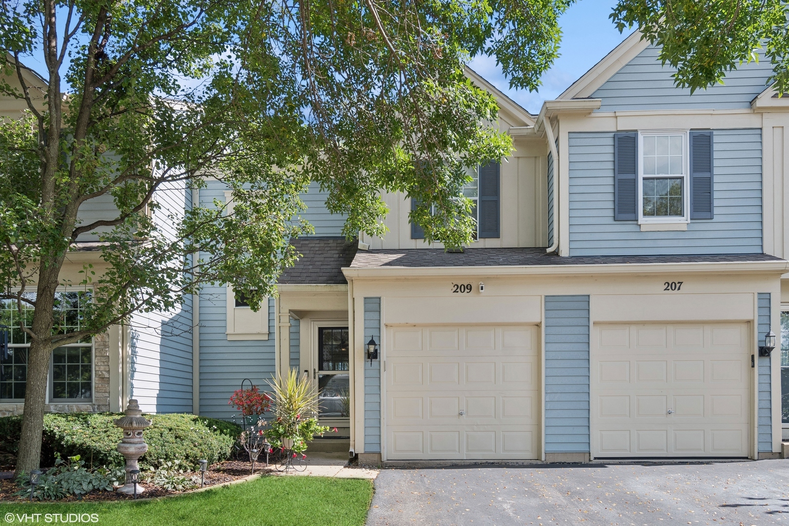 Property Photo:  209 Shadybrook Lane  IL 60504 