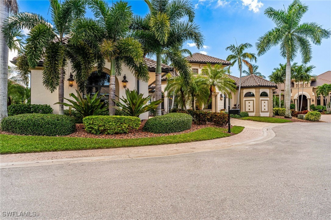 Property Photo:  5651 Pennant Court  FL 33914 