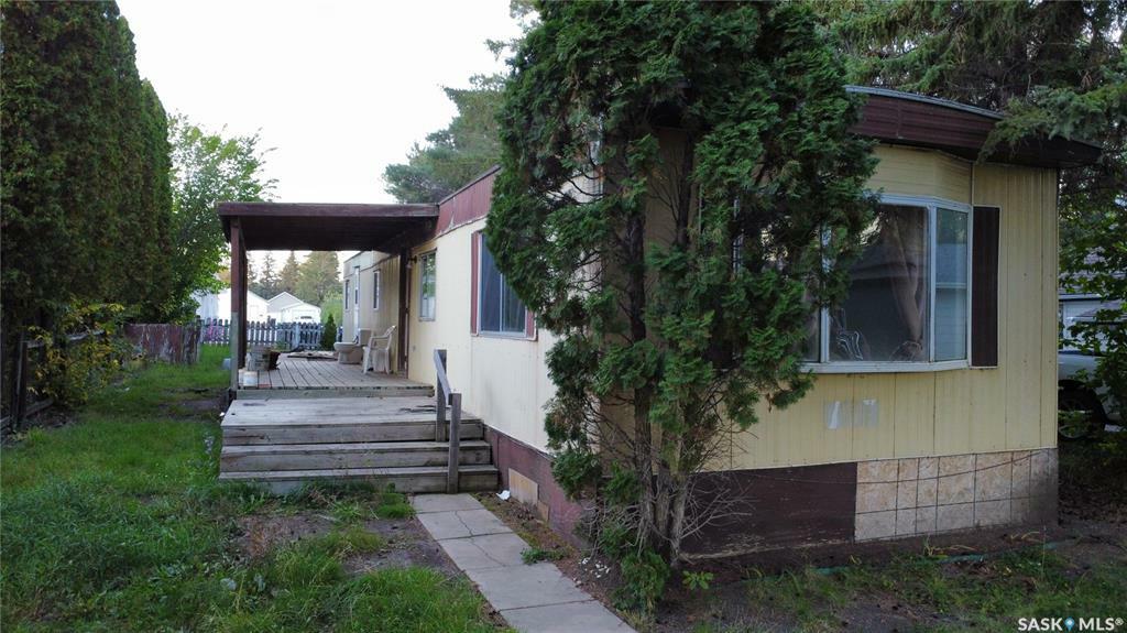 Property Photo:  209 5th Street  SK S0K 1X0 