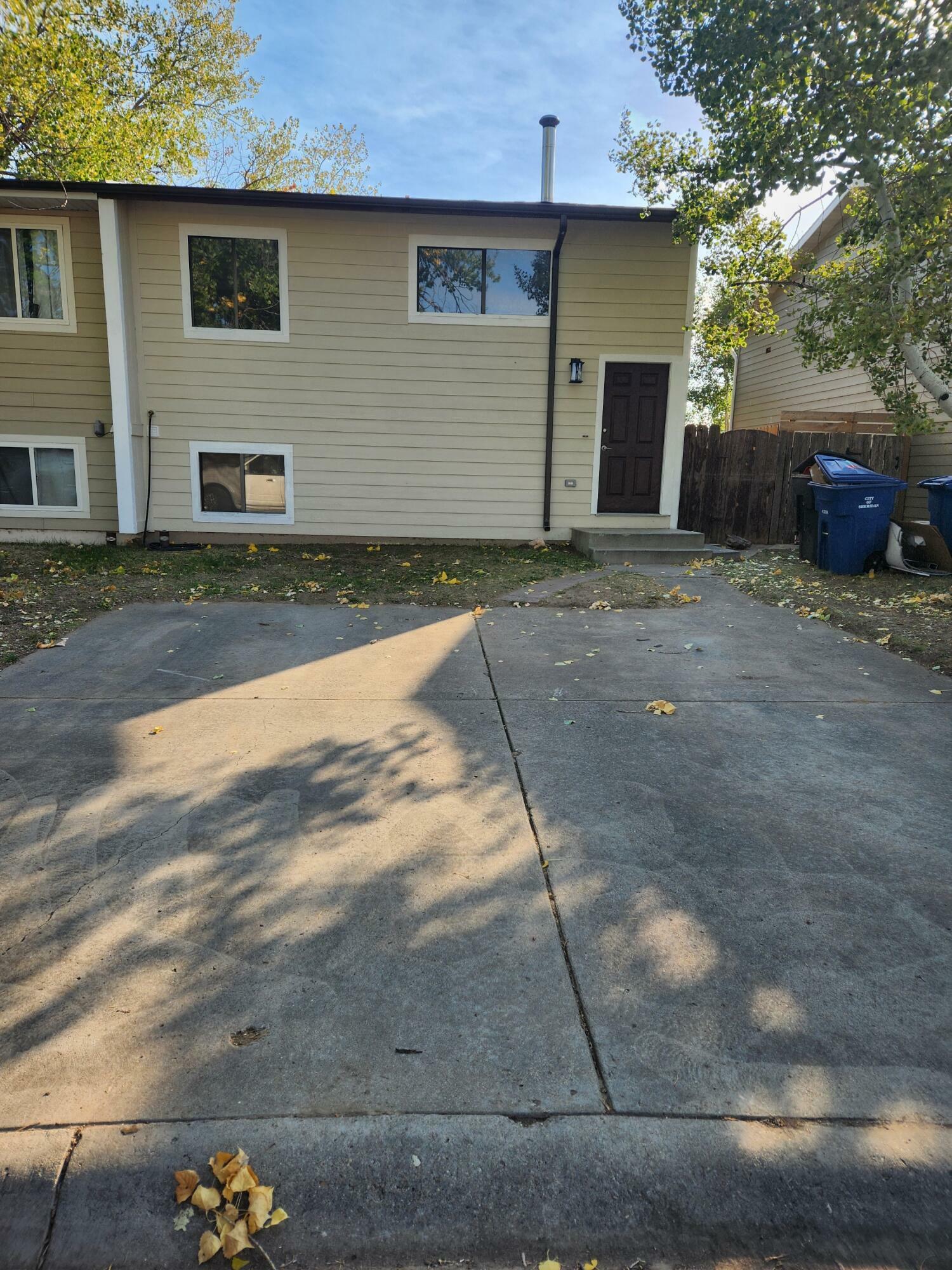 Property Photo:  1421 Ridgeway Avenue  WY 82801 