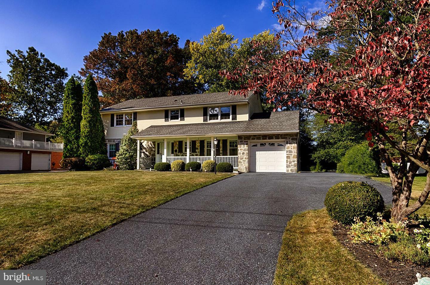 Property Photo:  2407 Laurel Drive  NJ 08077 