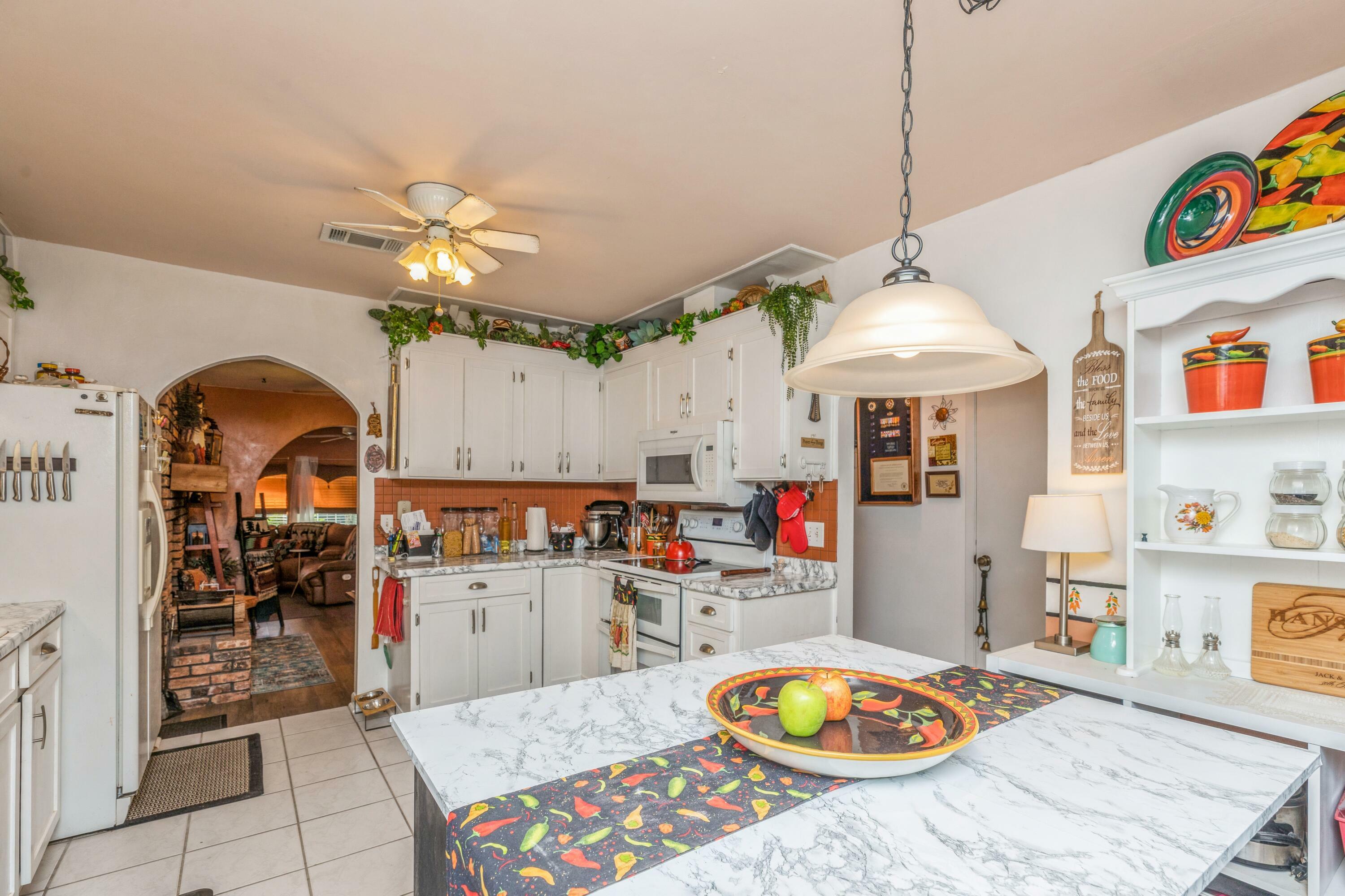 Property Photo:  914 Spruce Court  FL 32547 