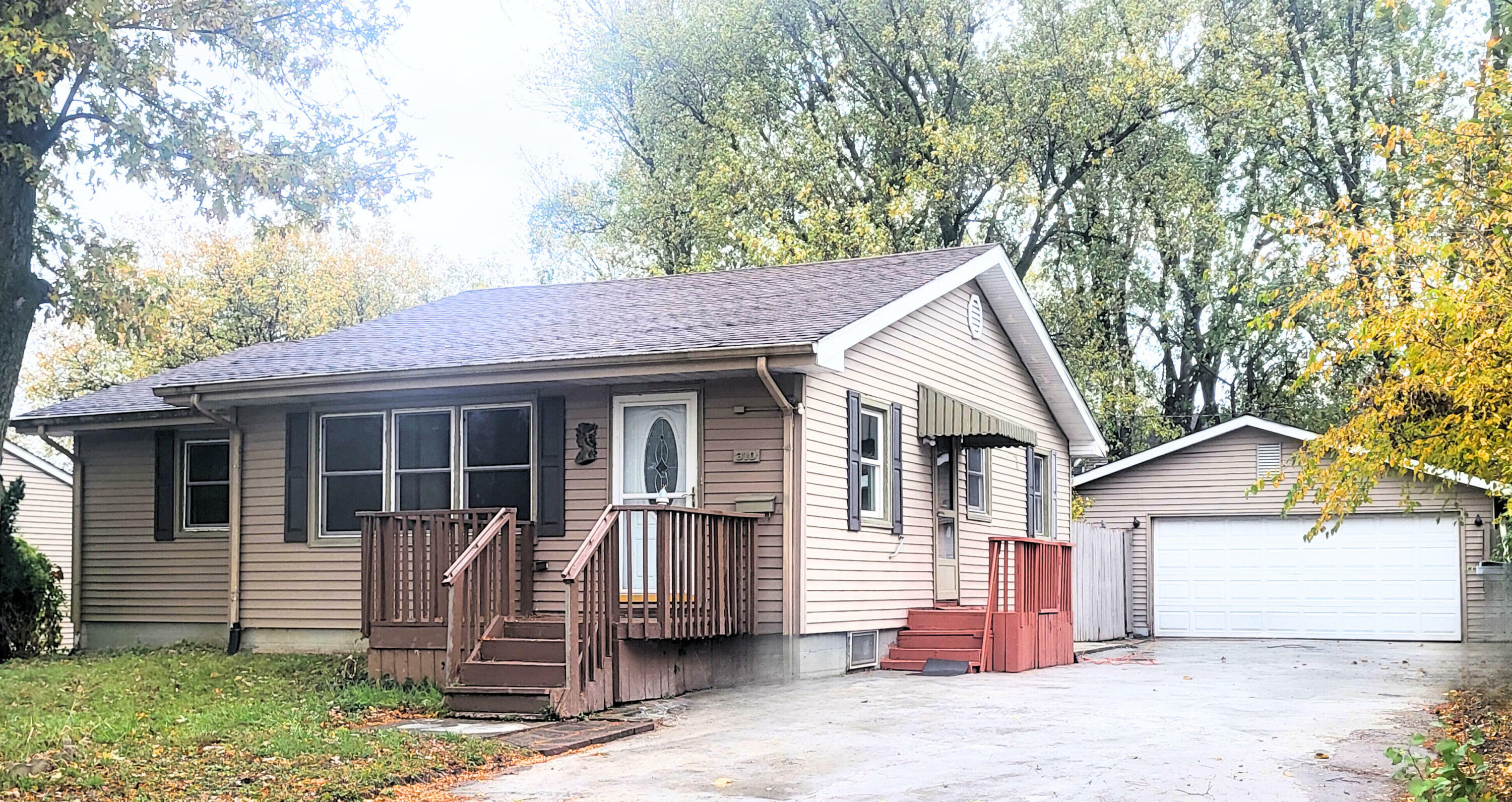 Property Photo:  310 Pratt Street  IN 46307 