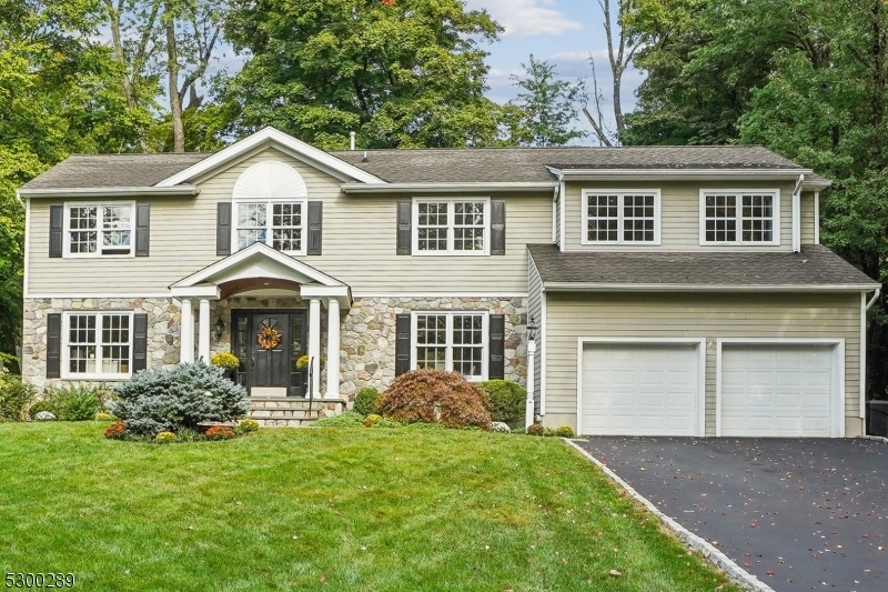 Property Photo:  5 Wynwood Rd  NJ 07928 