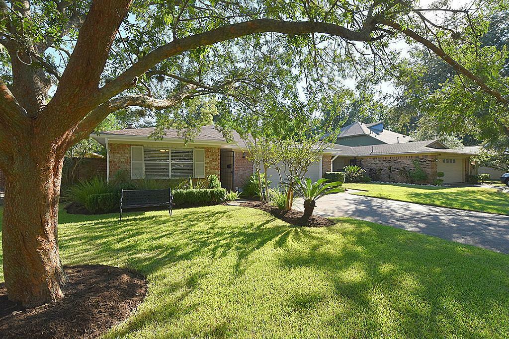 Property Photo:  5107 Linden Street  TX 77401 