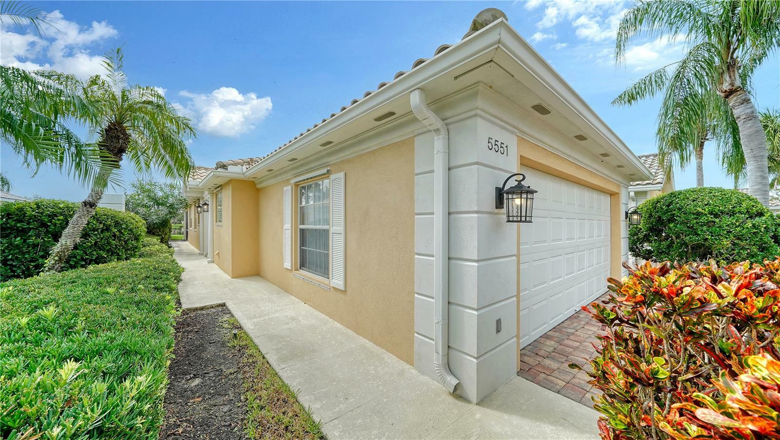 Property Photo:  5551 Avellino Place  FL 34238 