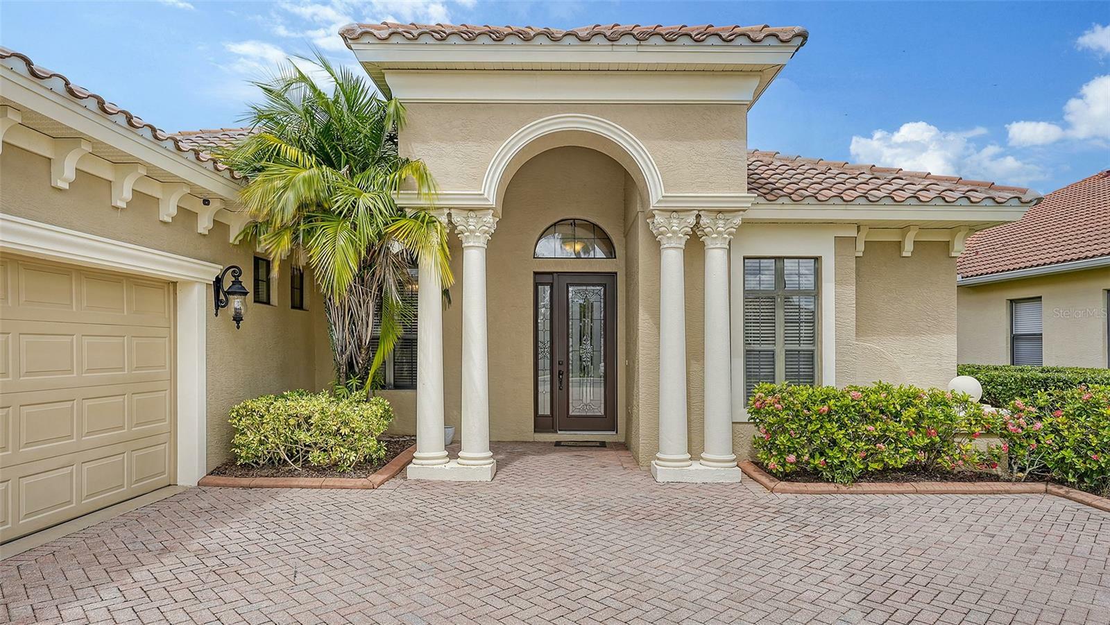 Property Photo:  7049 Whitemarsh Circle  FL 34202 