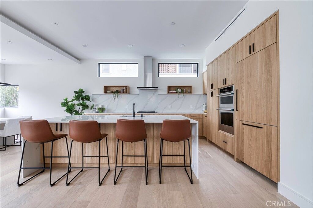 Property Photo: 949 10th Street 1 CA 90403