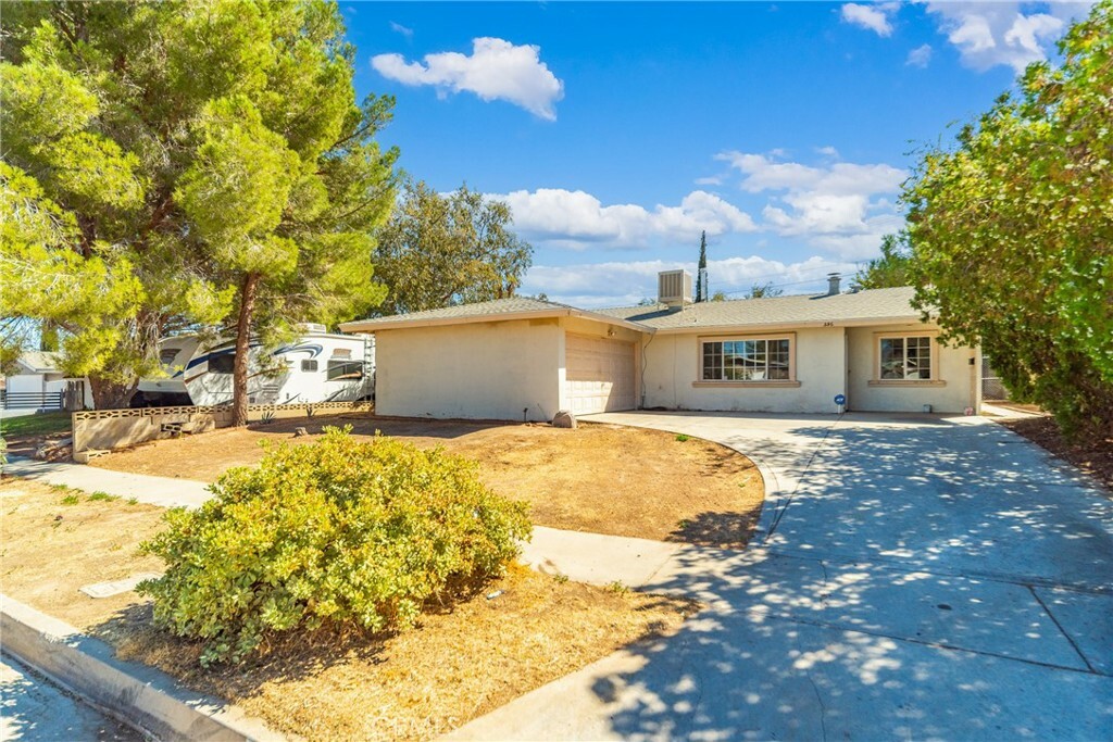 Property Photo:  336 E Avenue R6  CA 93550 