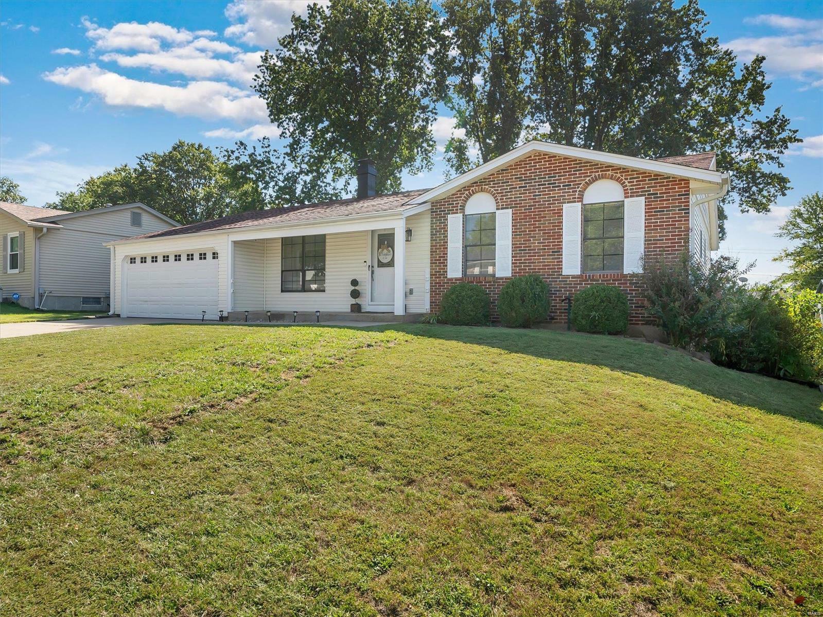 Property Photo:  1234 Kings Trail Lane  MO 63026 