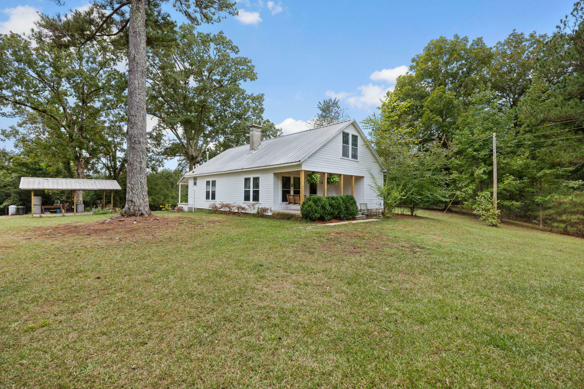 Property Photo:  40 County Road 170  MS 38873 