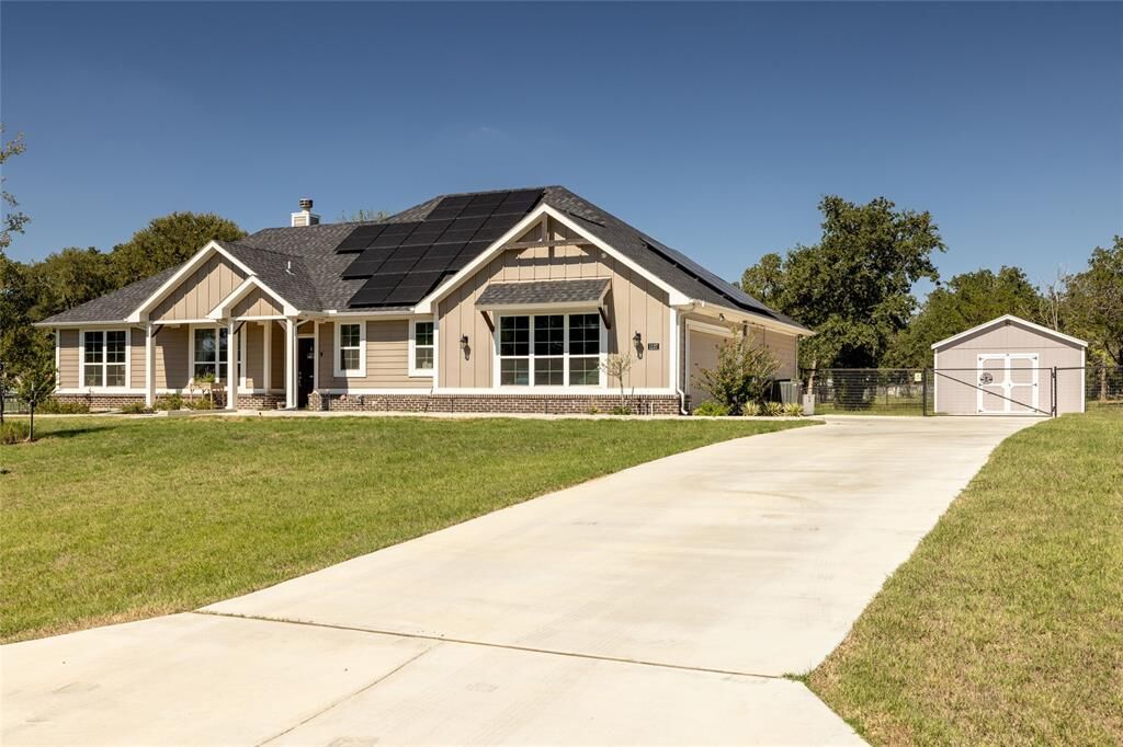 Property Photo:  1127 Munn Road  TX 76082 