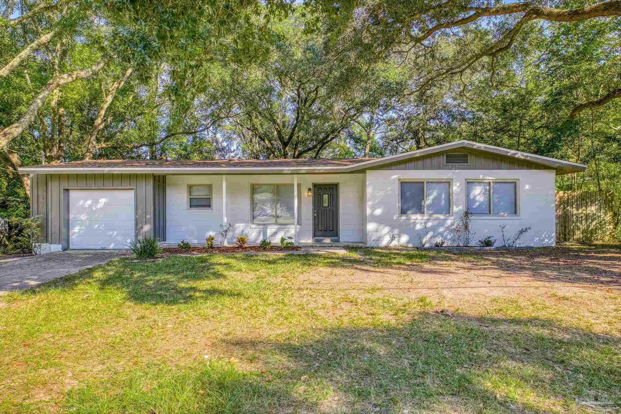 Property Photo: 926 Lake Terrace Ave FL 32505
