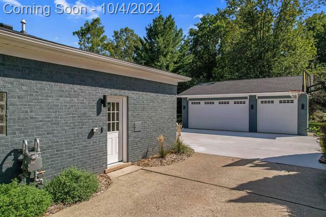 Property Photo:  660 Sylvanwood Drive  MI 48085 