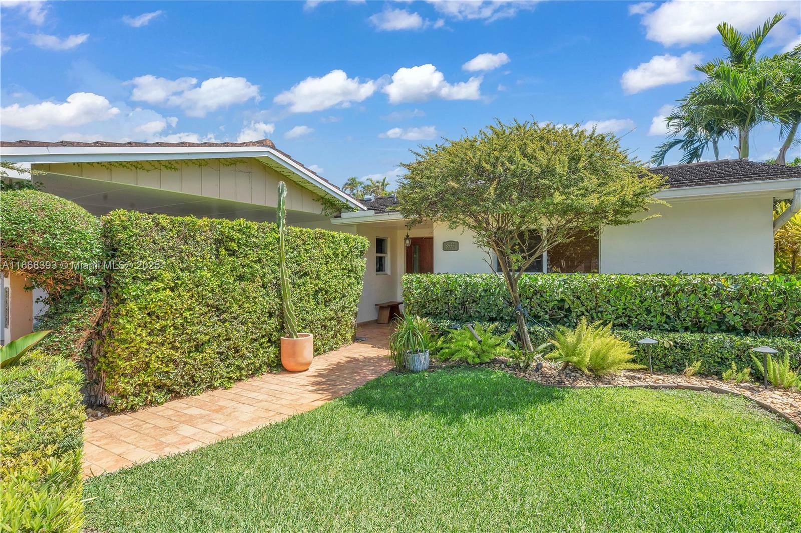 Property Photo: 8535 SW 80th Pl FL 33143