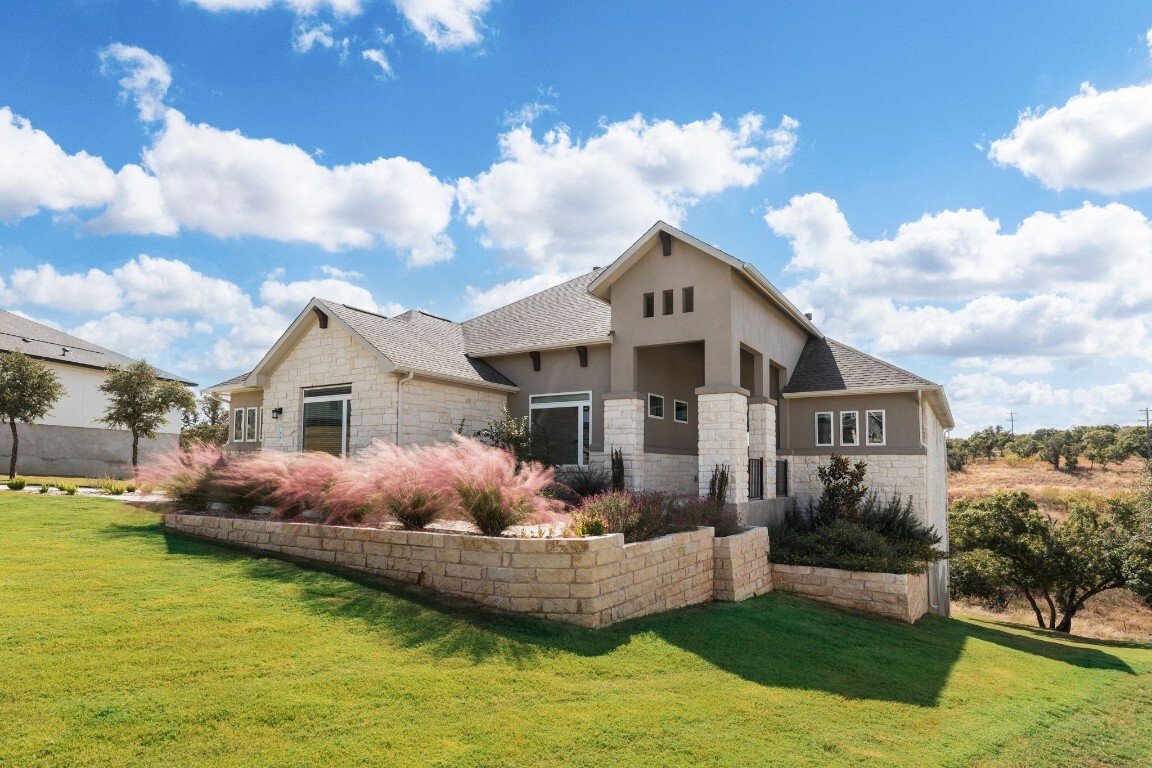Property Photo: 68 Sierra Mosca Trail TX 78642