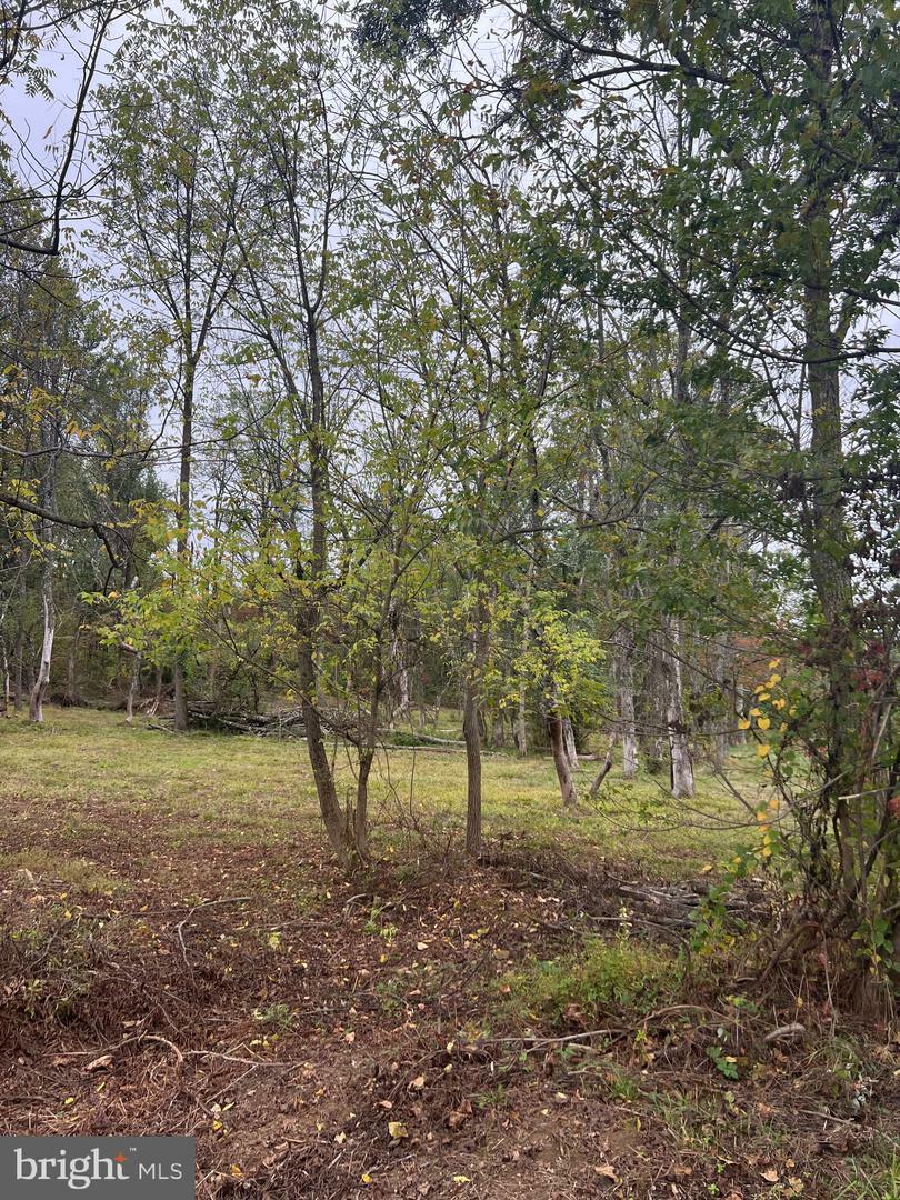 Property Photo:  2400 Horseshoe Trail  PA 19425 