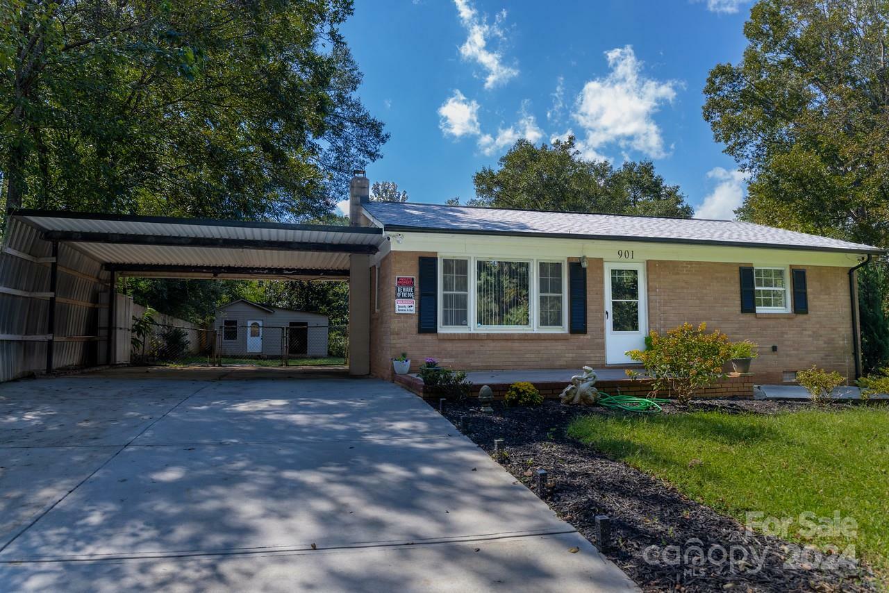 Property Photo:  901 Furman Road  NC 28034 