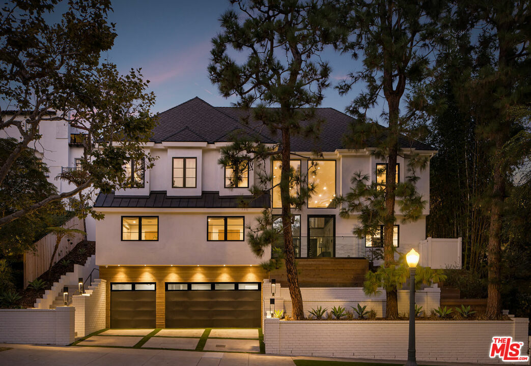 Property Photo: 760 Westholme Ave CA 90024