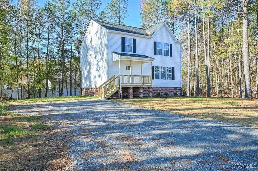 Property Photo:  727 Lake Caroline Drive  VA 22546 