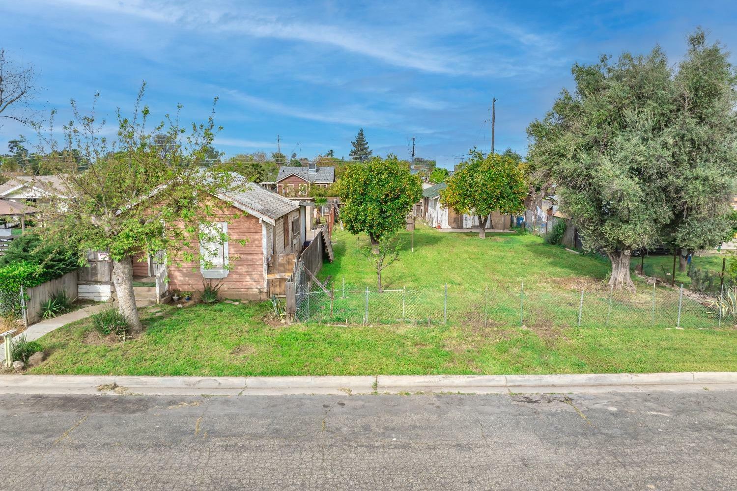 Property Photo:  820 Columbia Street  CA 93638 