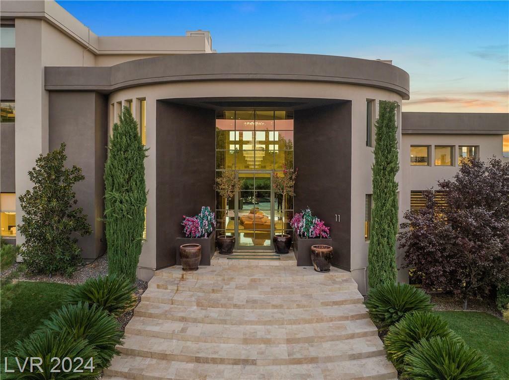 Property Photo:  11 Anthem Pointe Court  NV 89052 