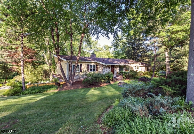 Property Photo:  1794 Washington Valley Rd  NJ 08836 