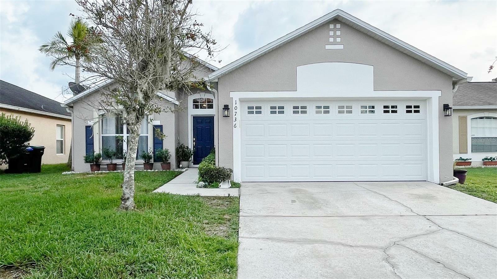Property Photo: 10736 Palaiseau Court FL 32825