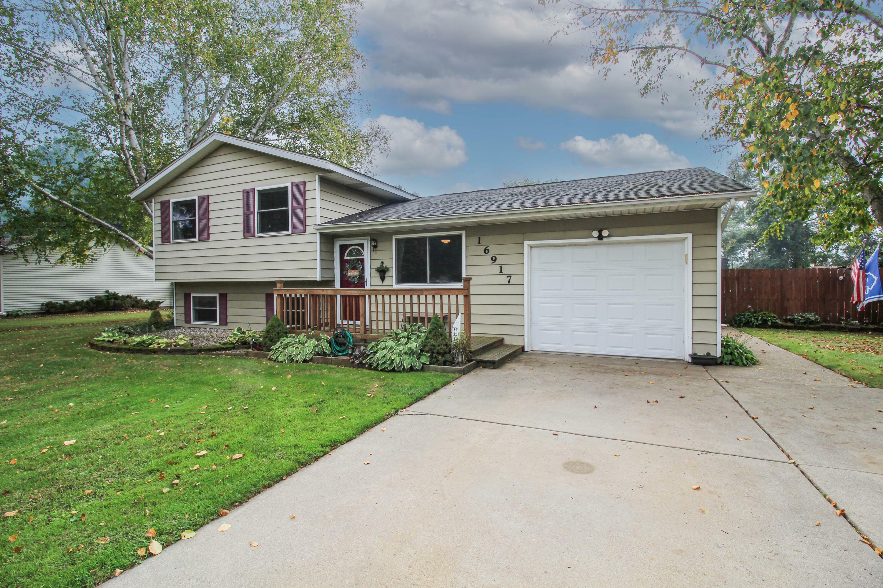 Property Photo:  16917 Bridgette Drive  MI 49093 