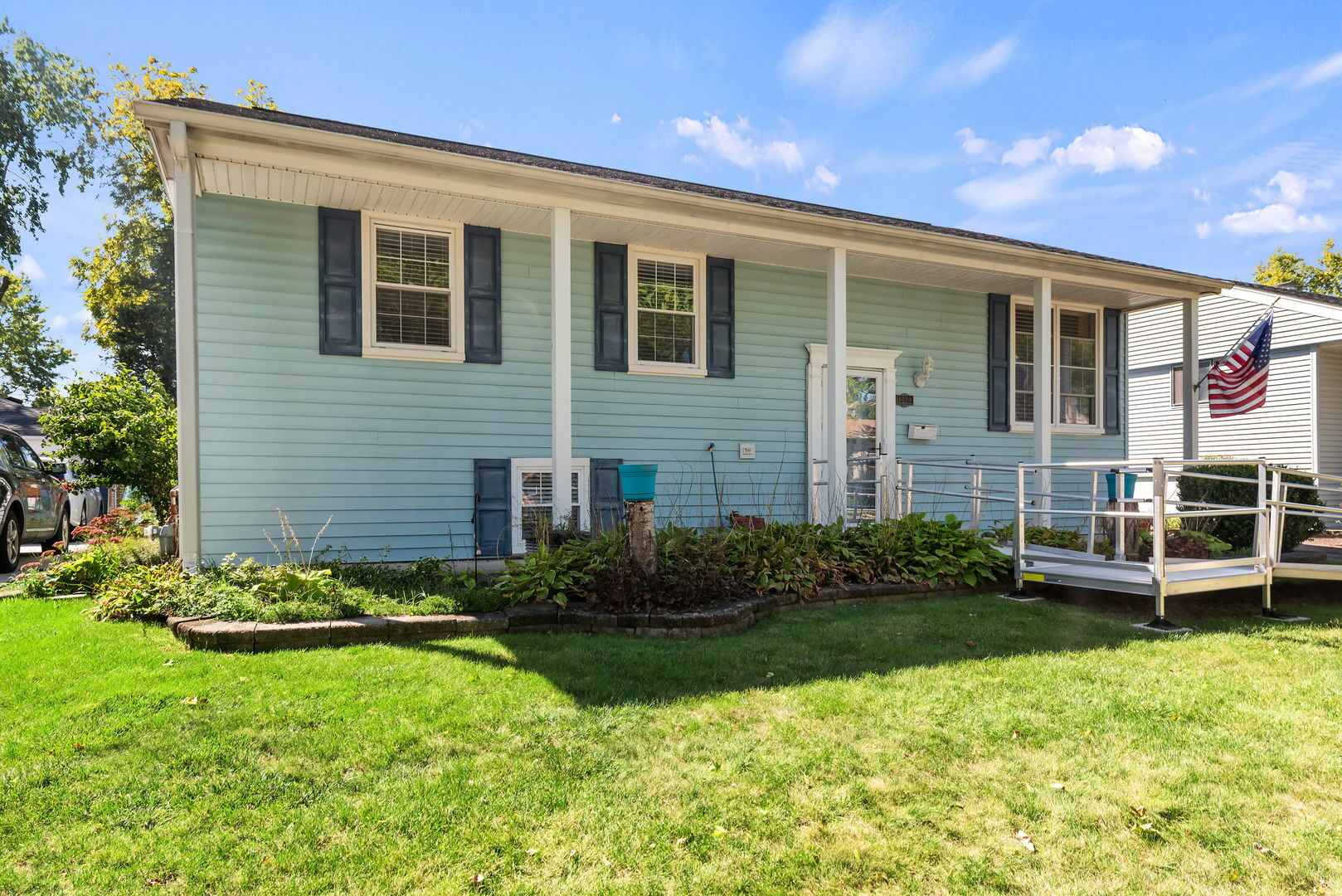 Property Photo:  1029 Valley Stream Drive  IL 60090 