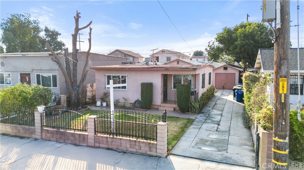 Property Photo:  1013 Fraser Avenue  CA 90022 