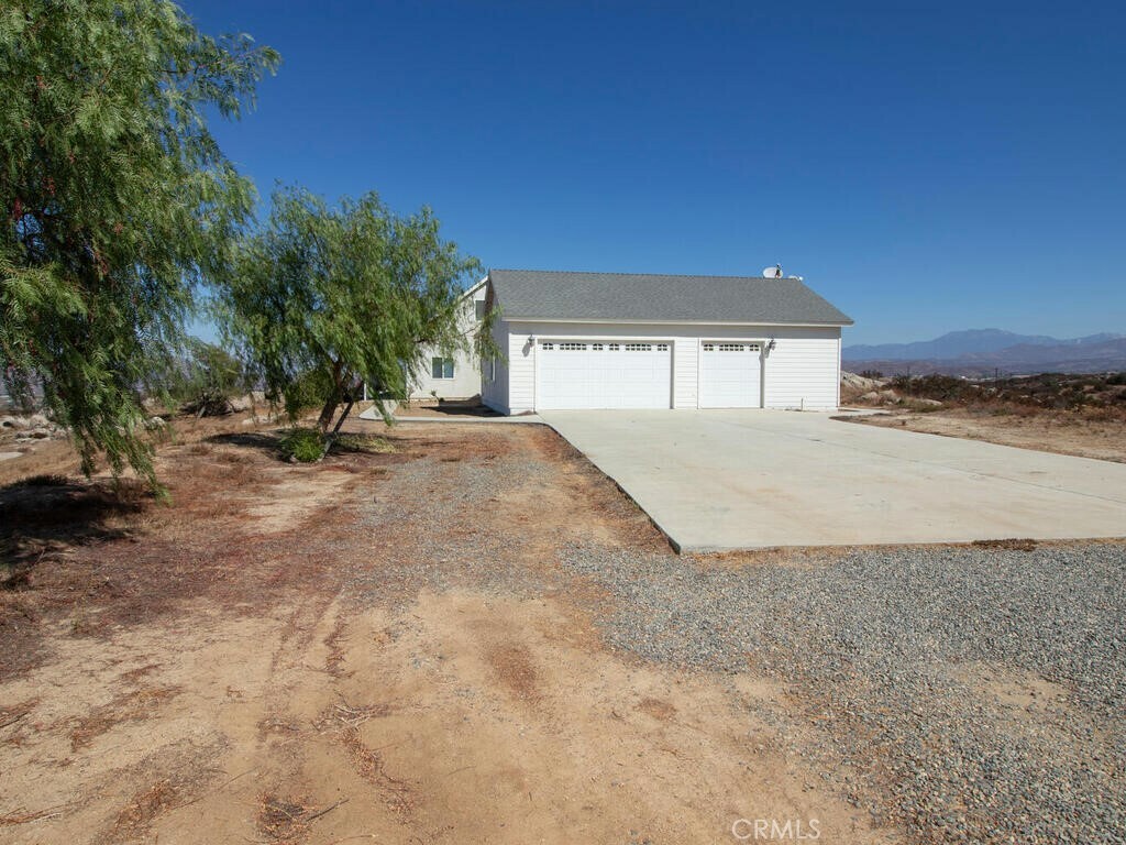 Property Photo:  39330 Gray Squirrel Road  CA 92592 