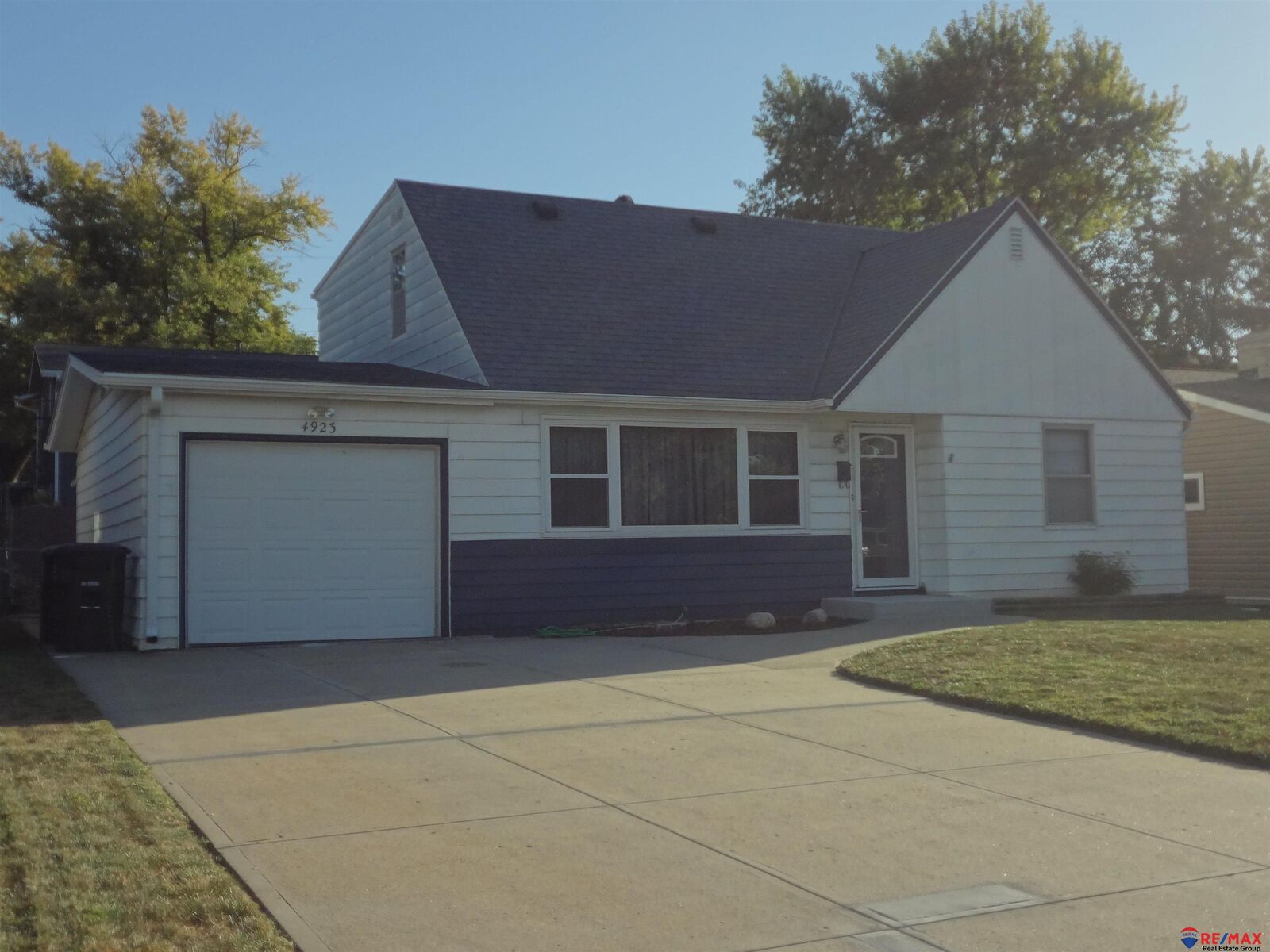 Property Photo: 4923 Curlew Lane NE 68106