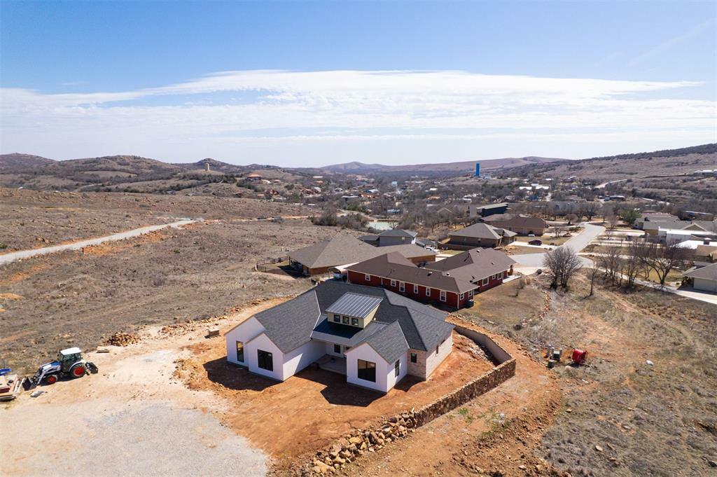 Property Photo: 2201 Sanctuary Drive OK 73557