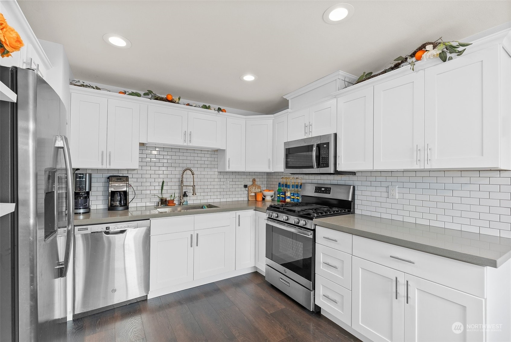 Property Photo: 2731 Maple Street WA 98310