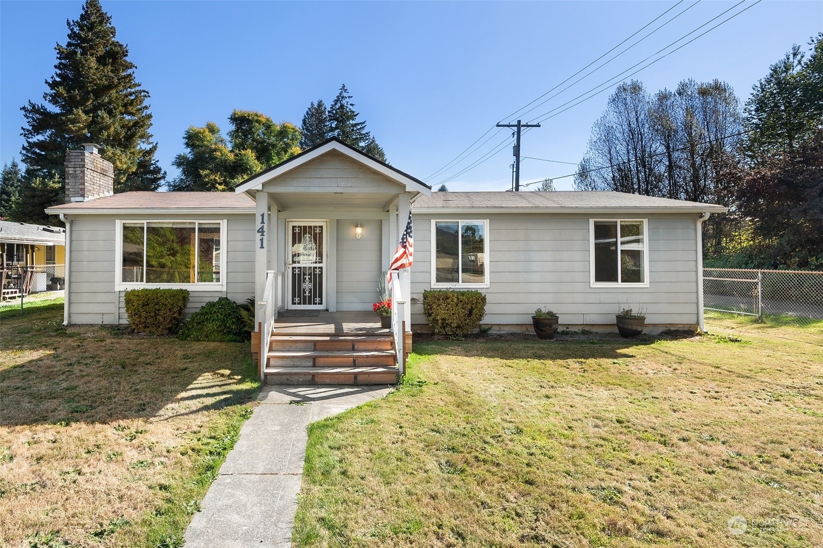 Property Photo:  141 6th Street  WA 98356 