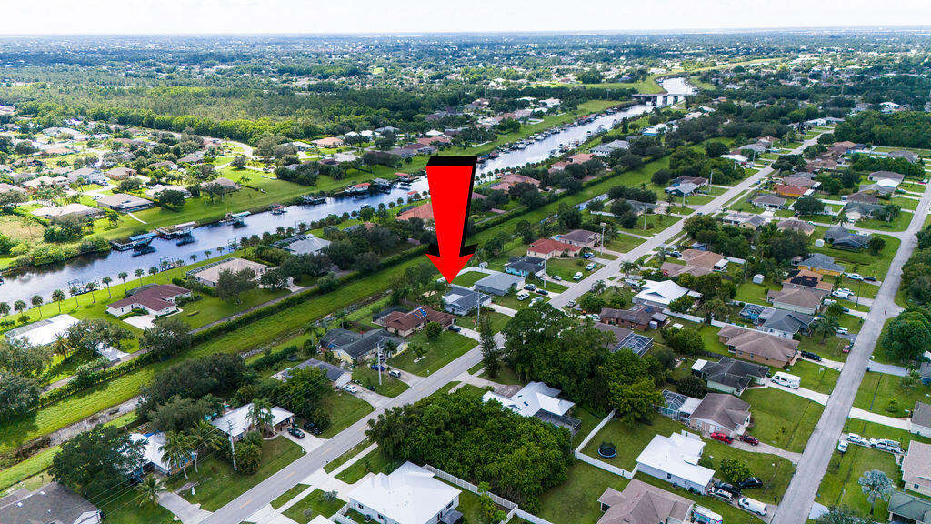 Property Photo:  144 SW Oakridge Drive  FL 34984 