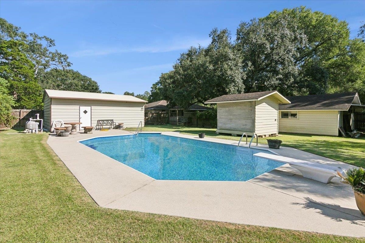 Property Photo:  180 Hooks  Rd  TX 77657 