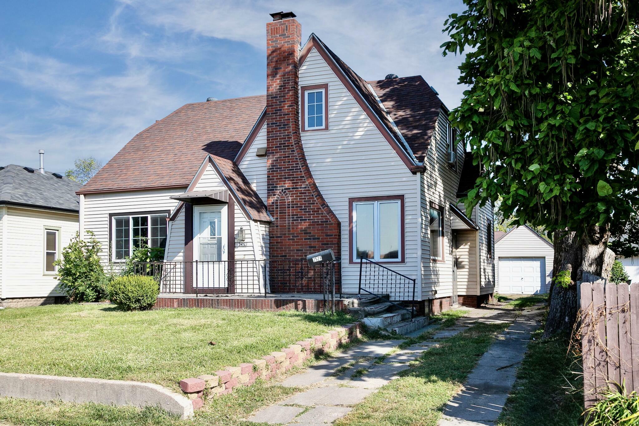 Property Photo:  2524 Ave A  IA 51501 