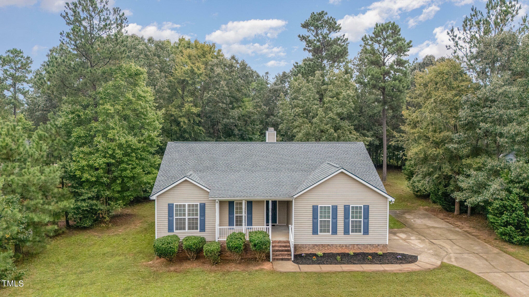 Property Photo:  25 Saddletree Drive  NC 27525 