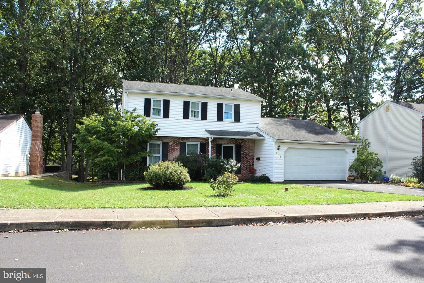 Property Photo:  208 Crestview Drive  PA 18969 