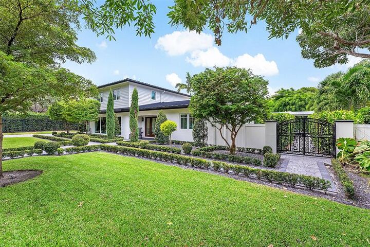 2421 NE 12th St  Fort Lauderdale FL 33304 photo