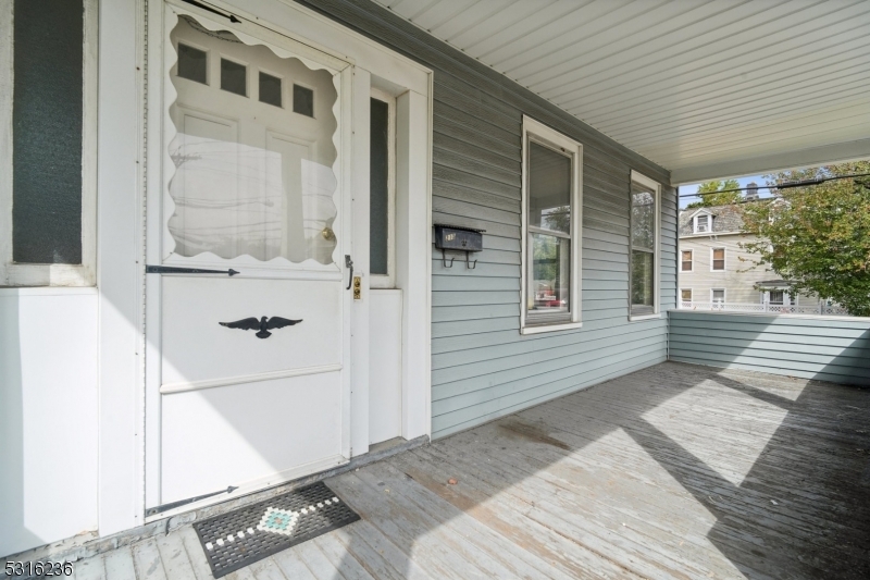 Property Photo:  210 Waldo Pl  NJ 07631 