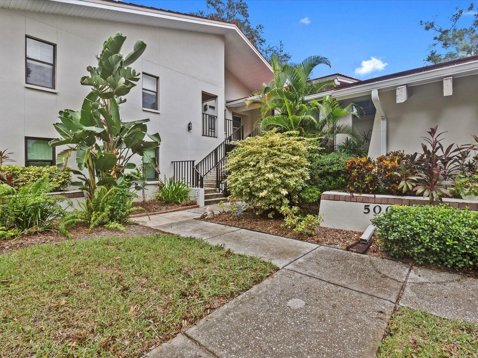 Property Photo:  300 S Florida Avenue 500C  FL 34689 