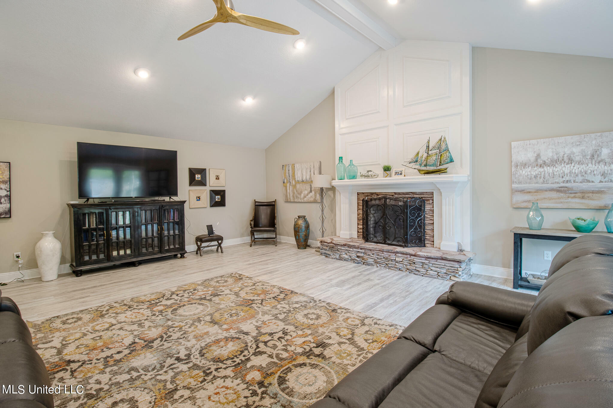 Property Photo:  2 Briar Patch Lane  MS 39507 